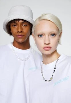 Santa Cruz SHADOWLESS DOT UNISEX - T-Shirt Print - White 9 Santa Cruz SHADOWLESS DOT UNISEX - T-Shirt Print - White -Friboo Verkauf Geschaft 058f41ab664642f88bbb3d6c99655cc4