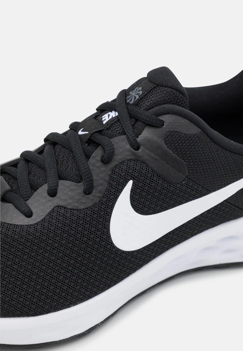 Nike Performance REVOLUTION 6 - Laufschuh Neutral - Black/white/iron Grey 6 Nike Performance REVOLUTION 6 - Laufschuh Neutral - Black/white/iron Grey – Bild 6