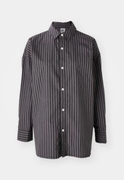 Nike Sportswear Button-down Blouse - Playful Pink/sail -Friboo Verkauf Geschaft 0de8fb9c94dd439d8515f97fbe89c564