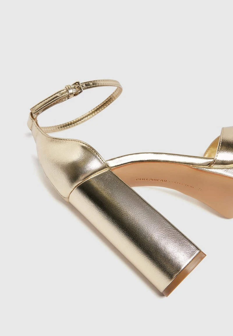 PULL & BEAR CRISS-CROSS - Plateausandalette - Gold Coloured 5 PULL & BEAR CRISS-CROSS - Plateausandalette - Gold Coloured – Bild 5