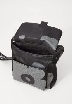 Marimekko MINI MESSENGER UNIKKO - Cross Body Bag - Grey/dark Grey/black -Friboo Verkauf Geschaft 0f127cf38d684815afc849dcf6cb3eb1