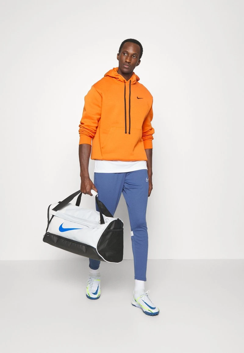 Nike Performance NETHERLANDS KNVB CLUB HOODIE - Nationalmannschaft - Campfire Orange/black 2 Nike Performance NETHERLANDS KNVB CLUB HOODIE - Nationalmannschaft - Campfire Orange/black – Bild 2