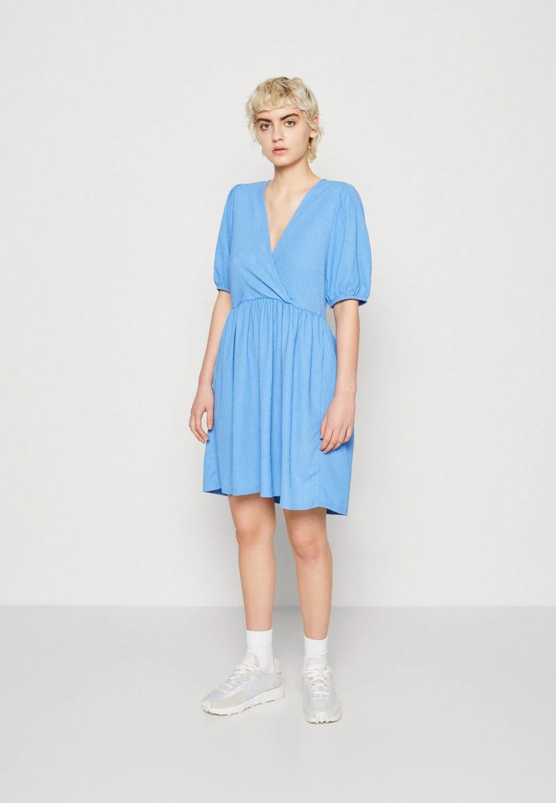 Pieces PCLUNA V NECK SHORT DRESS - Freizeitkleid - Marina 1 Pieces PCLUNA V NECK SHORT DRESS - Freizeitkleid - Marina