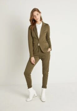 Titelseite -Friboo Verkauf Geschaft 14d5c82e196e41cfaba456dafc68a58a