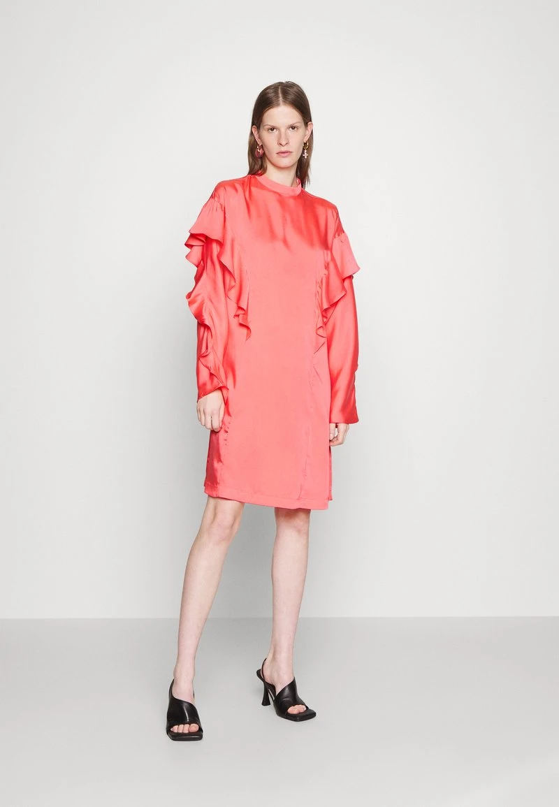 EDITION DASH DRAPY SOLID - Freizeitkleid - Sunkist Coral 2 EDITION DASH DRAPY SOLID - Freizeitkleid - Sunkist Coral – Bild 2