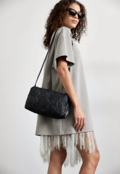 MUNTHE FOLUKE - Cross Body Bag - Bordeaux 15 MUNTHE FOLUKE - Cross Body Bag - Bordeaux -Friboo Verkauf Geschaft 1b26efce1da4443ba3a228374d704f3f