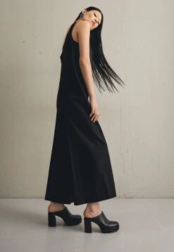 A.W.A.K.E. Mode LOOSE FIT WITH FRONT AND BACK PLEATS - Jumpsuit - Black