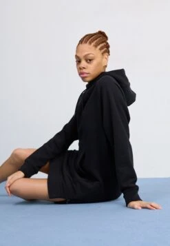 The North Face RELAXED HOODIE DRESS - Day Dress - Black 10 The North Face RELAXED HOODIE DRESS - Day Dress - Black -Friboo Verkauf Geschaft 1e3dd79f6415458398bc1d065555021e