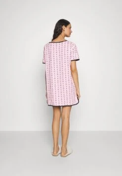 Chiara Ferragni SHORT NIGHTGOWN - Nachthemd - Fantasy Pink 8 Chiara Ferragni SHORT NIGHTGOWN - Nachthemd - Fantasy Pink -Friboo Verkauf Geschaft 2624ae46ba3a4cb687078706270a7bf9