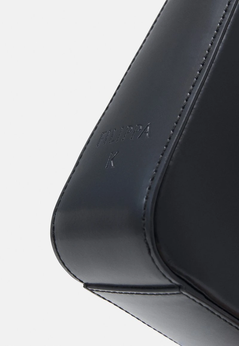 Filippa K SMALL SHOULDER BAG - Handtasche - Black 4 Filippa K SMALL SHOULDER BAG - Handtasche - Black – Bild 4