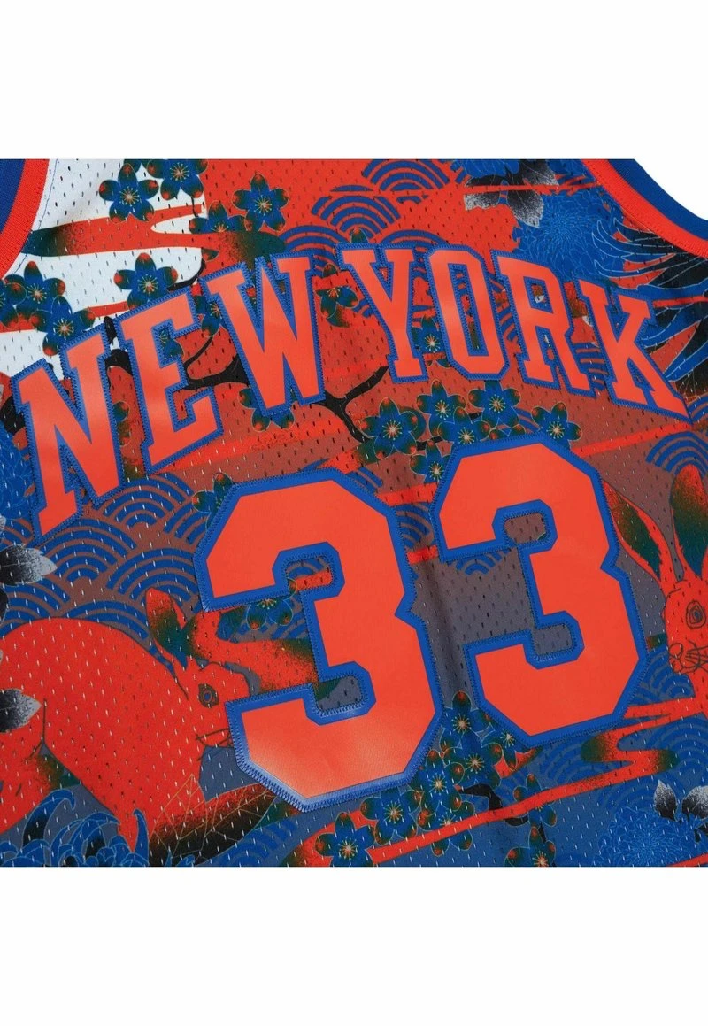 Mitchell & Ness SWINGMAN NEW YORK KNICKS ASIAN PATRICK EWING - Top - Multicoloured 3 Mitchell & Ness SWINGMAN NEW YORK KNICKS ASIAN PATRICK EWING - Top - Multicoloured – Bild 3