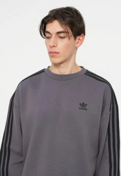 Adidas Originals OVERSIZE CREW - Sweatshirt - Grey/black -Friboo Verkauf Geschaft 2dc6d31042c641a2bcb150ca452f5e8a
