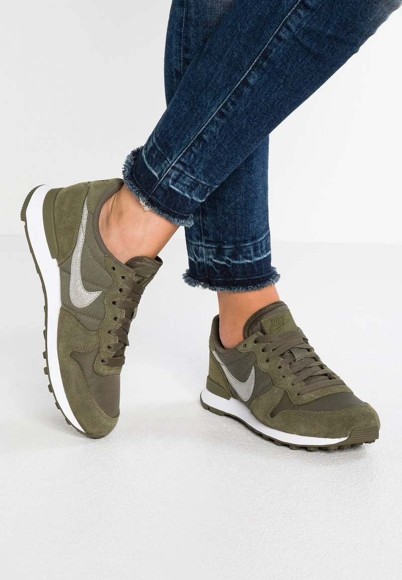 Nike Sportswear INTERNATIONALIST - Sneaker Low - Med Olive/white 1 Nike Sportswear INTERNATIONALIST - Sneaker Low - Med Olive/white