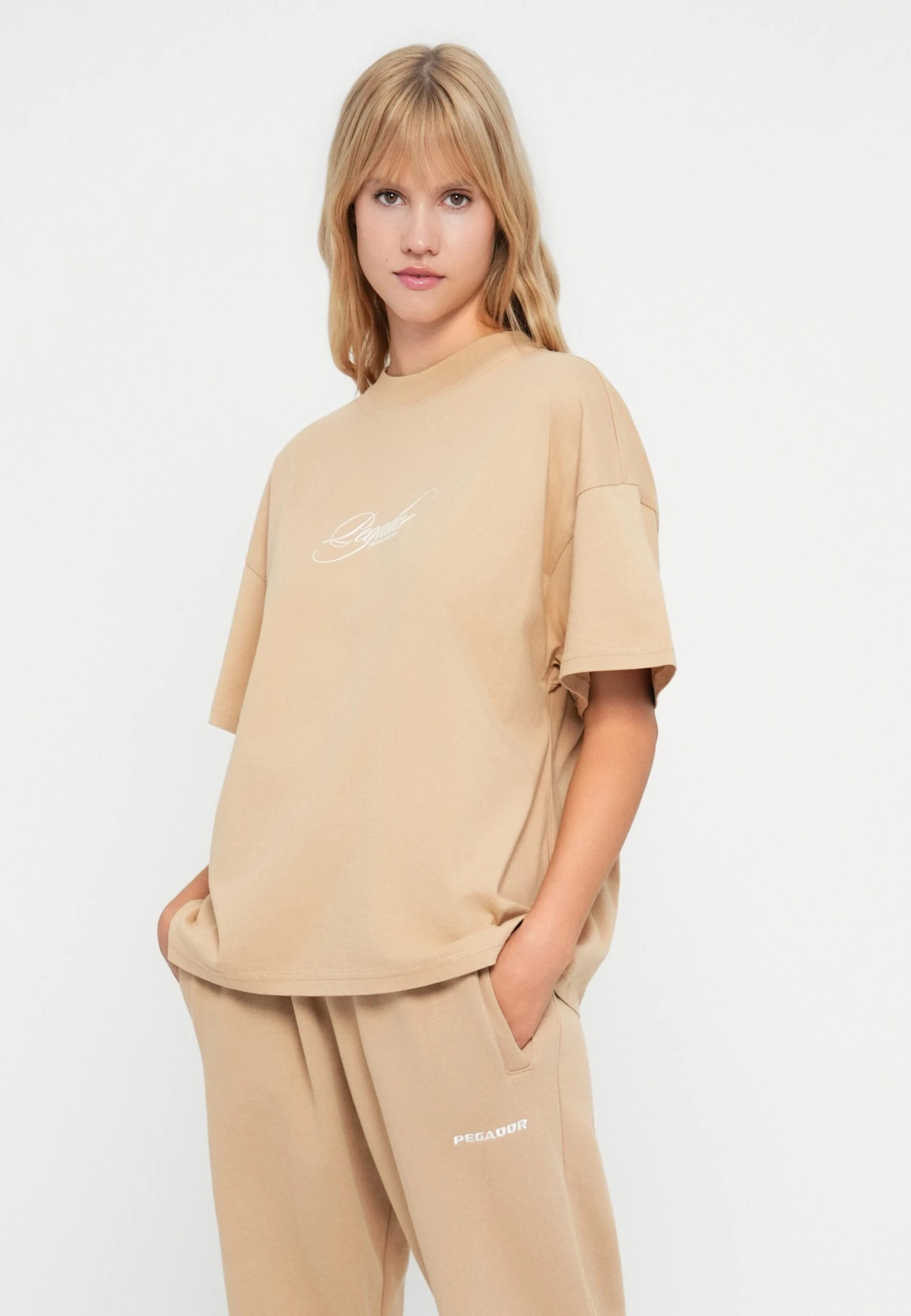 Pegador TESSI HEAVY OVERSIZED TEE - Print T-shirt - Washed Cappuccino 4 Pegador TESSI HEAVY OVERSIZED TEE - Print T-shirt - Washed Cappuccino – Bild 4
