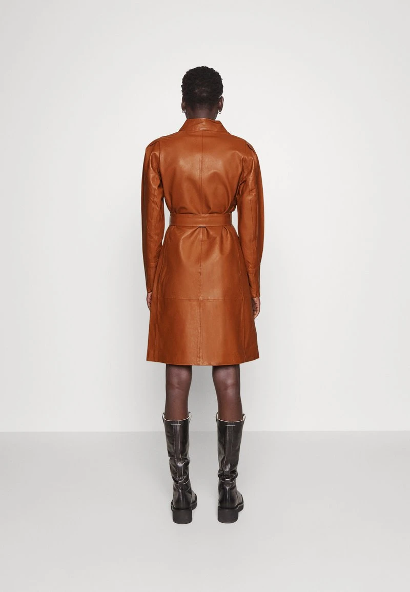 Bruuns Bazaar PETRAH KARMEN DRESS - Cocktailkleid/festliches Kleid - Caramel 3 Bruuns Bazaar PETRAH KARMEN DRESS - Cocktailkleid/festliches Kleid - Caramel – Bild 3