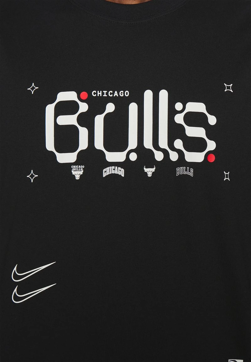 Nike Performance NBA CHICAGO BULLS TEE - T-Shirt Print - Black 6 Nike Performance NBA CHICAGO BULLS TEE - T-Shirt Print - Black – Bild 6
