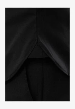 FITTED NON IRON CUTAWAY COLLAR - Businesshemd - Schwarz 10 FITTED NON IRON CUTAWAY COLLAR - Businesshemd - Schwarz -Friboo Verkauf Geschaft 407b4cc45fab43fe89240b8ac07bd706