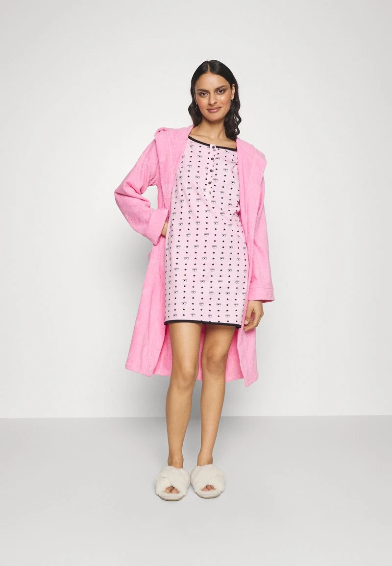 Chiara Ferragni SHORT NIGHTGOWN - Nachthemd - Fantasy Pink 2 Chiara Ferragni SHORT NIGHTGOWN - Nachthemd - Fantasy Pink – Bild 2