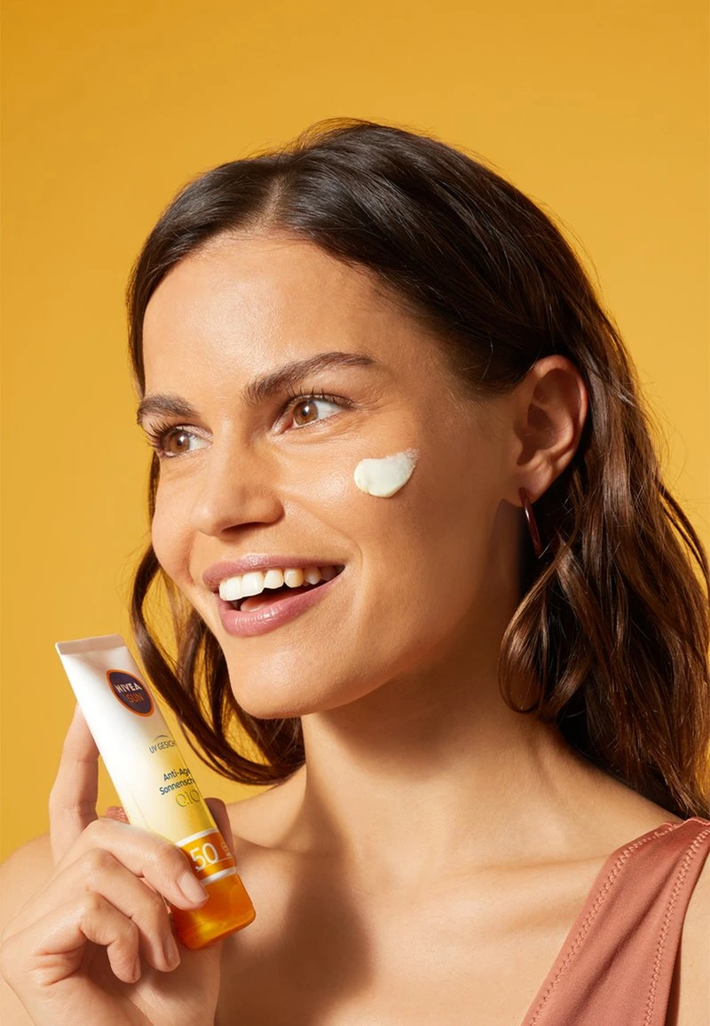 NIVEA UV FACE ANTI-AGE & ANTI-PIGMENTS CREAM - Sonnenschutz - - 6 NIVEA UV FACE ANTI-AGE & ANTI-PIGMENTS CREAM - Sonnenschutz - - – Bild 6