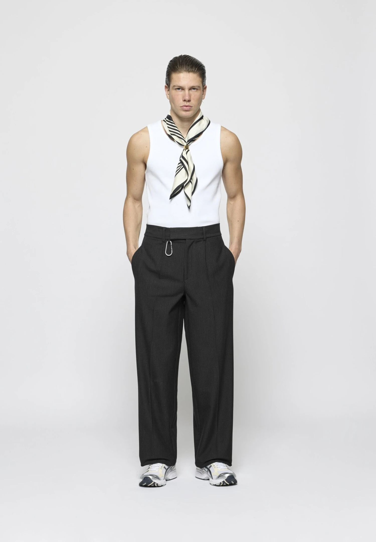 PINSTRIPED REGULAR TAILORED PANTS UNISEX - Trousers - Black 2 PINSTRIPED REGULAR TAILORED PANTS UNISEX - Trousers - Black – Bild 2