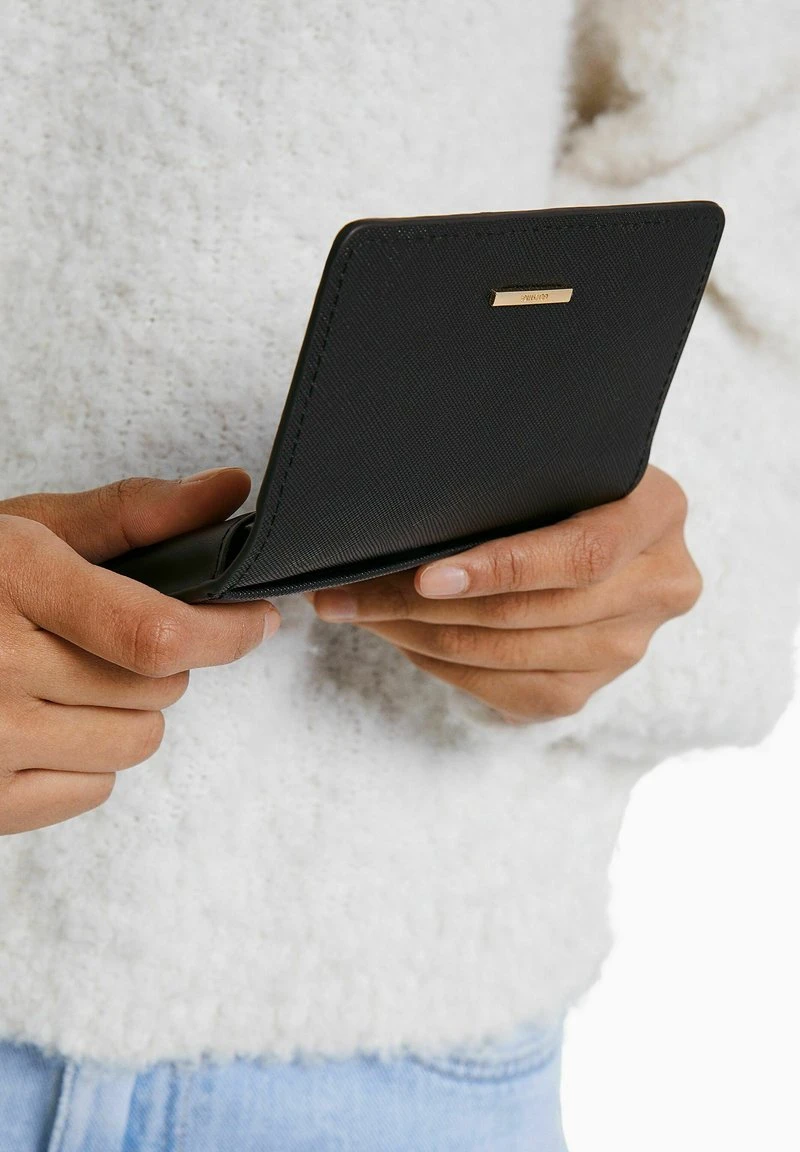 BERSHKA BASIC - Geldbörse - Black 1 BERSHKA BASIC - Geldbörse - Black