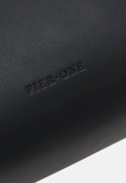 Pier One Wash Bag - Black 7 Pier One Wash Bag - Black -Friboo Verkauf Geschaft 51c88f1da9164cacbce078d4534412eb