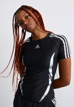 Adidas Originals TIGHT TEE - Print T-shirt - Black -Friboo Verkauf Geschaft 5460d215976e48208d4e1acdeeaa548f