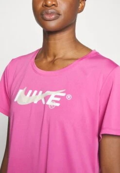 Nike Performance W NK ONE DF SS STD GRX HYB - T-Shirt Print - Cosmic Fuchsia 10 Nike Performance W NK ONE DF SS STD GRX HYB - T-Shirt Print - Cosmic Fuchsia -Friboo Verkauf Geschaft 56f51b3825774b6aa7be7914bfd79736