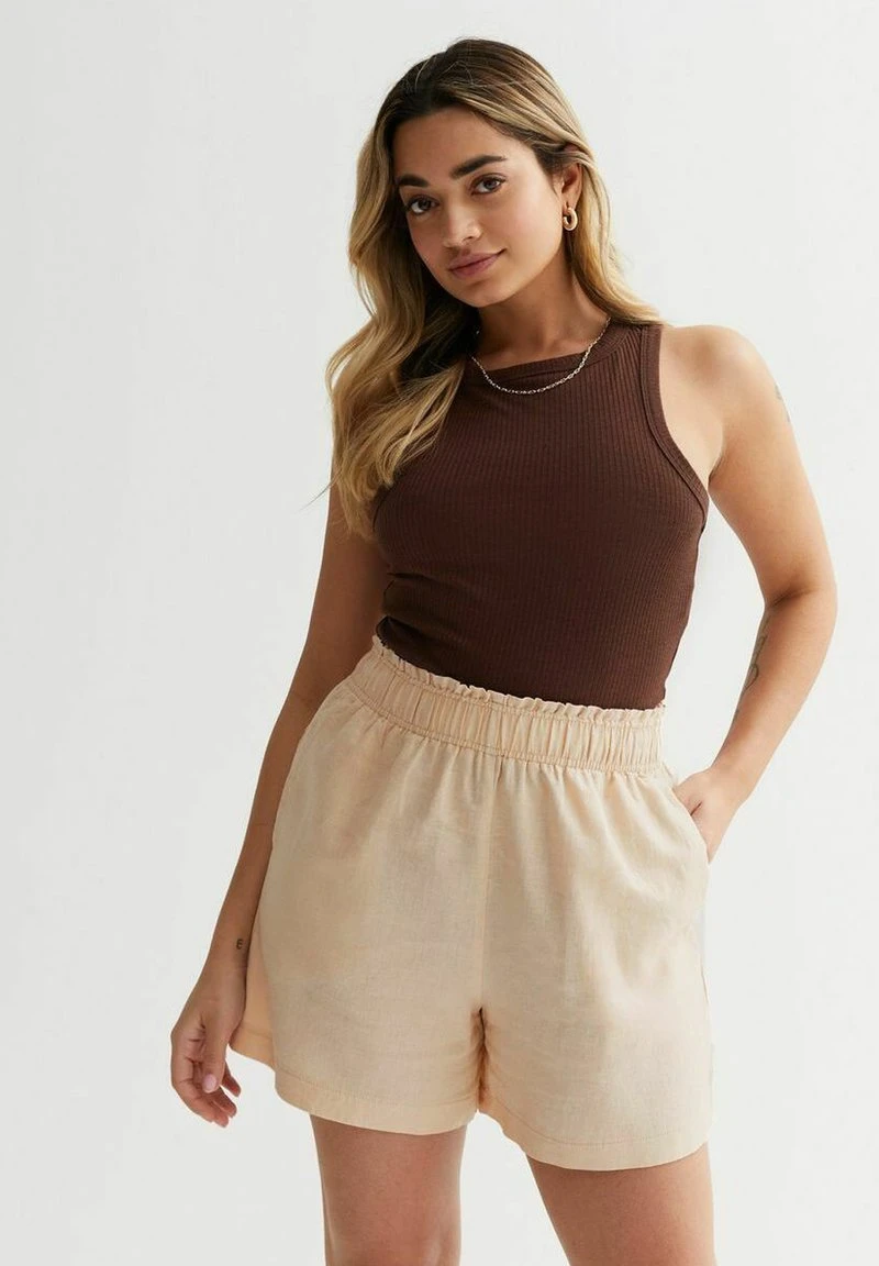 New Look PETITE BLEND HIGH WAIST - Shorts - Stone 5 New Look PETITE BLEND HIGH WAIST - Shorts - Stone – Bild 5