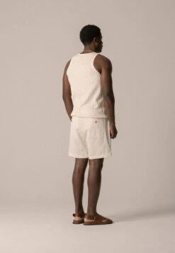 DOUBLE PLEATED UNISEX - Shorts - Antique White 14 DOUBLE PLEATED UNISEX - Shorts - Antique White -Friboo Verkauf Geschaft 5d29a221346a4f90b6aec198f3e50793