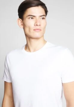 Pier One 2 PACK - T-Shirt Basic - White/dark Blue -Friboo Verkauf Geschaft 5d6a04d994e343d2903cc2c1666bad4b