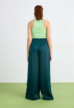 Adidas Originals Tracksuit Bottoms - Aurora Ivy/white -Friboo Verkauf Geschaft 64625b4d5b43451c958da79f27b57bd8