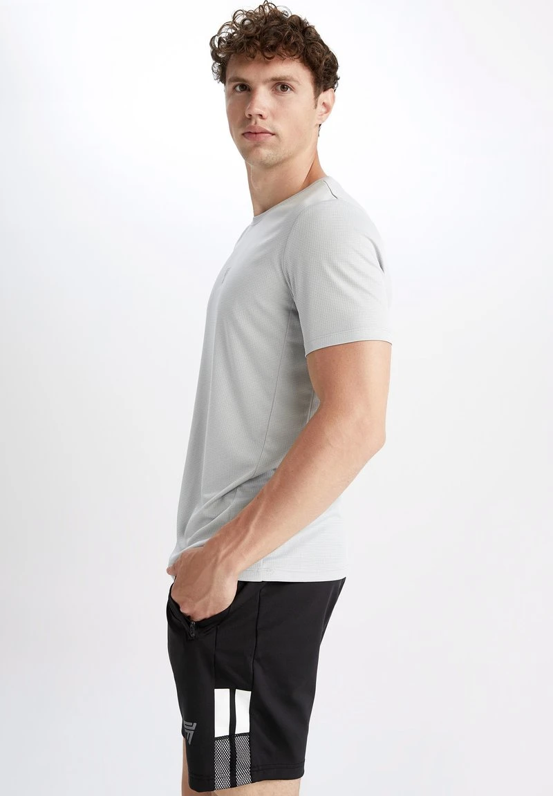 DeFacto Shorts - Black 4 DeFacto Shorts - Black – Bild 4