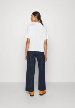 Abercrombie & Fitch VENTED STRAIGHT - Stoffhose - Navy 8 Abercrombie & Fitch VENTED STRAIGHT - Stoffhose - Navy -Friboo Verkauf Geschaft 66670e4f47474ed99080b4f4c16ad58b