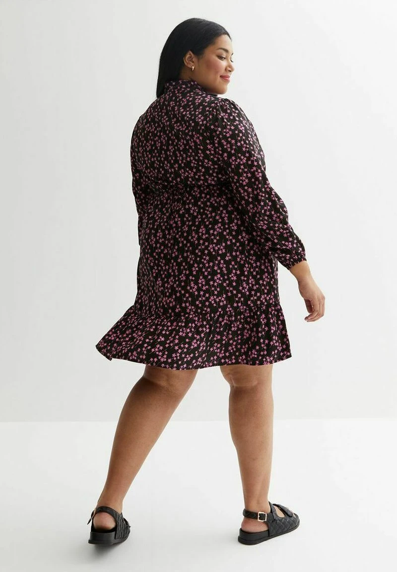 New Look CURVES STAR PRINT CREPE LONG SLEEVE MINI - Blusenkleid - Black Pattern 3 New Look CURVES STAR PRINT CREPE LONG SLEEVE MINI - Blusenkleid - Black Pattern – Bild 3