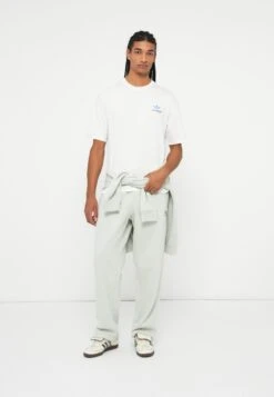 Adidas Originals UNISEX - Tracksuit Bottoms - Light Green -Friboo Verkauf Geschaft 675068e6f5ec4c28b197d4c98ca8d519