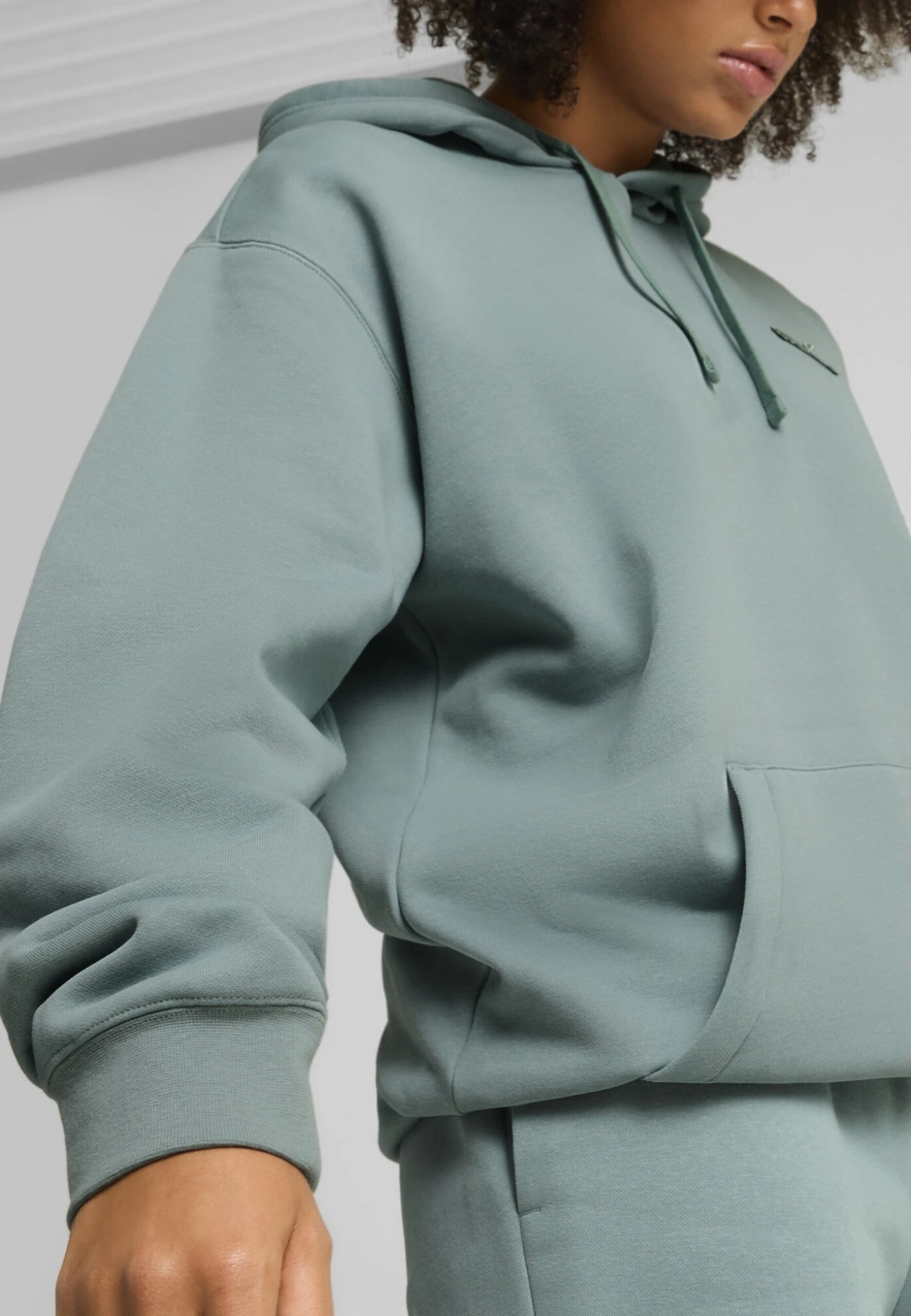 Puma ESSENTIALS ELEVATED UNISEX - Hoodie - Green Moon 4 Puma ESSENTIALS ELEVATED UNISEX - Hoodie - Green Moon – Bild 4