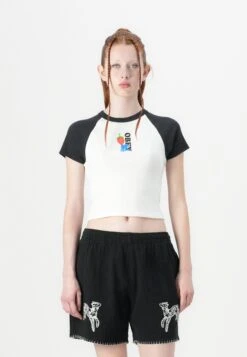 Obey Clothing STRAWBERRY EYES - Print T-shirt - White