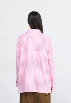 Nike Sportswear Button-down Blouse - Playful Pink/sail -Friboo Verkauf Geschaft 799c5a880b044dde9db51184a332cd34