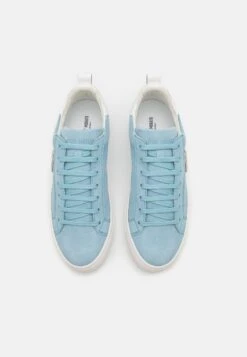 Antony Morato Trainers - Sky Blue 14 Antony Morato Trainers - Sky Blue -Friboo Verkauf Geschaft 7aee060a1f8e46af92815ad6ff622070