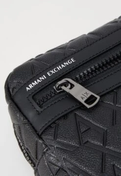 Armani Exchange LIAM BEATY UNISEX - Wash Bag - Black 9 Armani Exchange LIAM BEATY UNISEX - Wash Bag - Black -Friboo Verkauf Geschaft 85c392338d45436d9592be8b43495356