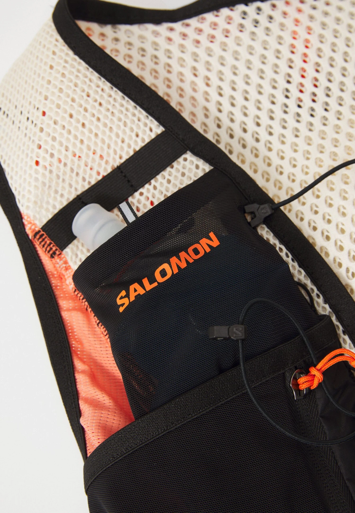 Salomon ACTIVE SKIN - Waistcoat - Emerglow/black 5 Salomon ACTIVE SKIN - Waistcoat - Emerglow/black – Bild 5