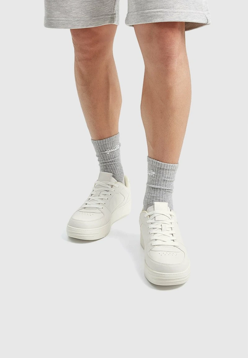 PULL & BEAR BASIC - Sneaker Low - White 1 PULL & BEAR BASIC - Sneaker Low - White