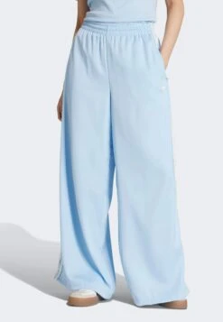 Adidas Originals WIDE - Tracksuit Bottoms - Clear Sky