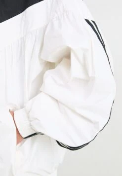 Adidas Originals R3CODED TRACKTOP - Summer Jacket - Black/cloud White 11 Adidas Originals R3CODED TRACKTOP - Summer Jacket - Black/cloud White -Friboo Verkauf Geschaft b222dd0bc57642658d60aebc31411c45