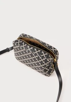 By Malene Birger LOLLA - Cross Body Bag - Black 10 By Malene Birger LOLLA - Cross Body Bag - Black -Friboo Verkauf Geschaft b7cdd4cc77654ae3bcd6a78cc8bd4682