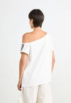 Adidas Originals OFFSHOULDER TEE - Print T-shirt - White 9 Adidas Originals OFFSHOULDER TEE - Print T-shirt - White -Friboo Verkauf Geschaft c86332a3d8d14c62acd54b41f58dc8d8