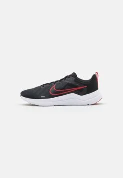 Nike Performance DOWNSHIFTER 12 - Laufschuh Neutral - Black/white/dark Smoke Grey/light Smoke Grey/iron Grey/university Red