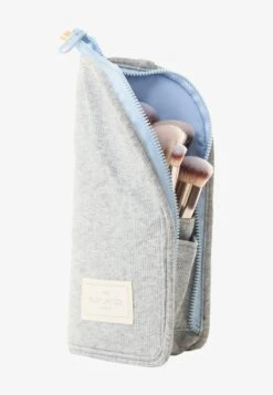 STANDING MAKEUP BRUSH CASE - Wash Bag - Cozy Cotton Grey -Friboo Verkauf Geschaft d60f08129d26401e8fb840f680043697