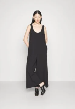A.W.A.K.E. Mode LOOSE FIT WITH FRONT AND BACK PLEATS - Jumpsuit - Black -Friboo Verkauf Geschaft da866fa435434b98bf67be5f9a8c1513